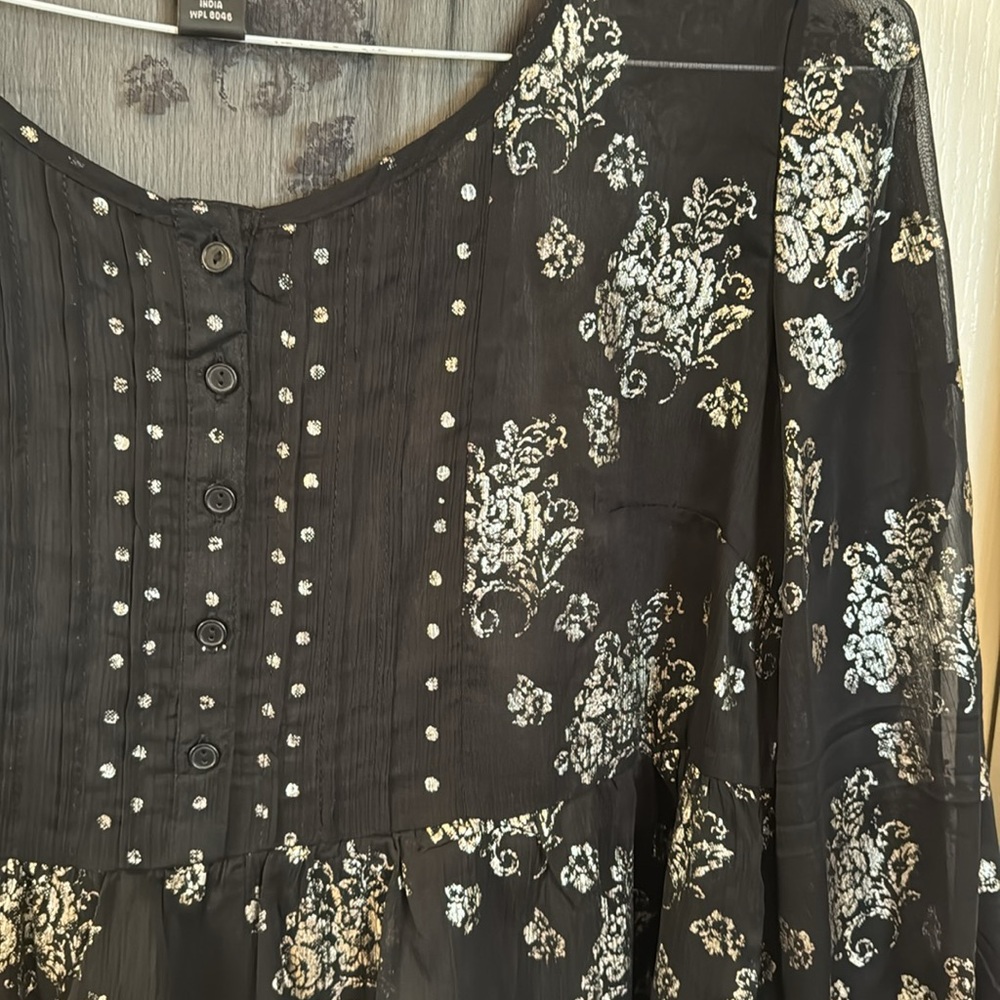 Women’s Blouse - Picture 3 of 4